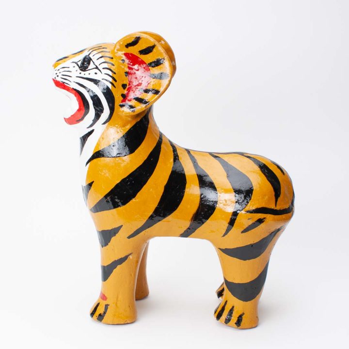 tiger-sparbuechse-aus-indonesien-seitenansicht_links